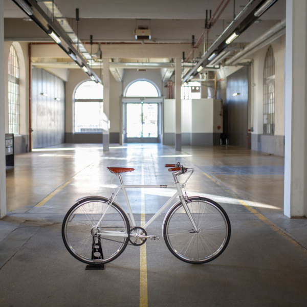 1886_velo_de_ville_modele_elegant_exterieur_cite_du_design_00