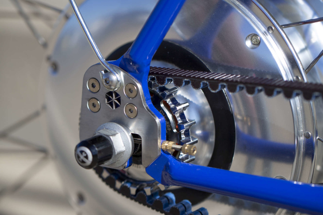 Vélo de ville électrique 1886 à courroie