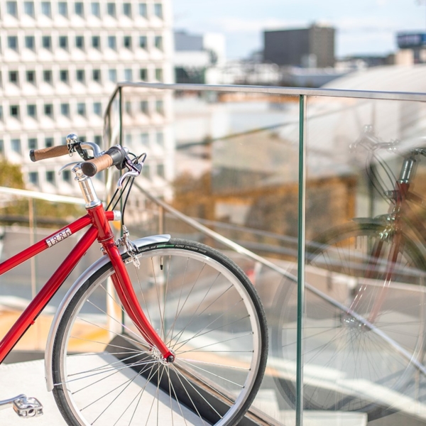 velo-de-ville-1886-Confort-Veloce-Rouge-rubis-transmission-a-courroie