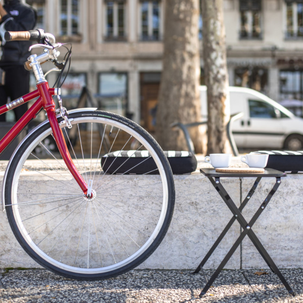 velo-de-ville-Confort-Veloce-Rouge-Rubis-cafe
